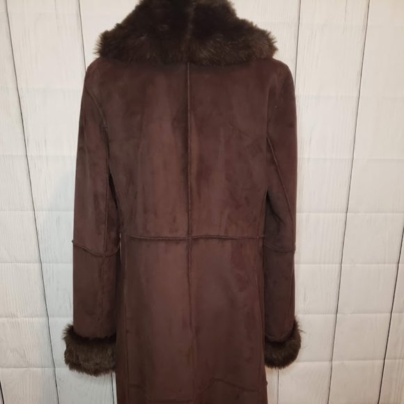 🧥Ana🧥 "Suede Like" Coat w/Fur Collar &Sleeves - Picture 3 of 6